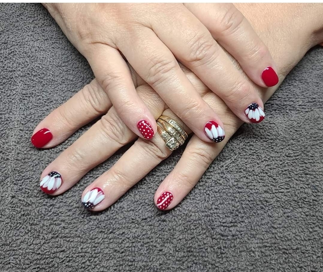 True Colours Salon and Spa nail photo 3